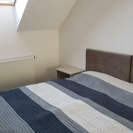 Apartmán 4 Osobowy Z Tarasem Zelwagi 15 *